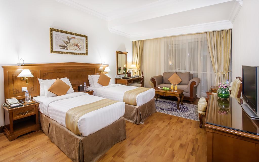 Deluxe Room F&B